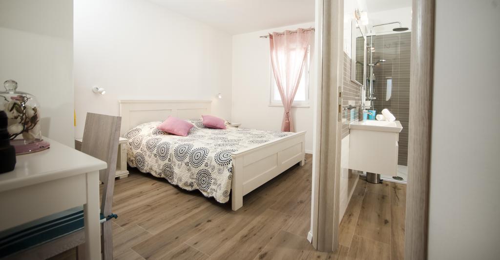 Apartments Villa Laguna With Pool Ražanj Habitación foto